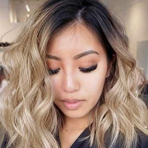 🦄 BLONDE OMBRE  SIDE PART SHORT WAVY BOB LACE FRONT WIG
ARRIVES NEW
💖